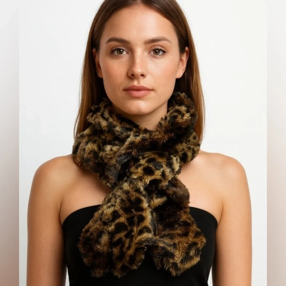 Leopard Print Faux Fur Scarf